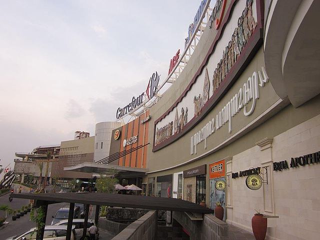 Pusat Belanja Solo Paragon Lifestyle Mall: Tempat Belanja dan Hiburan
