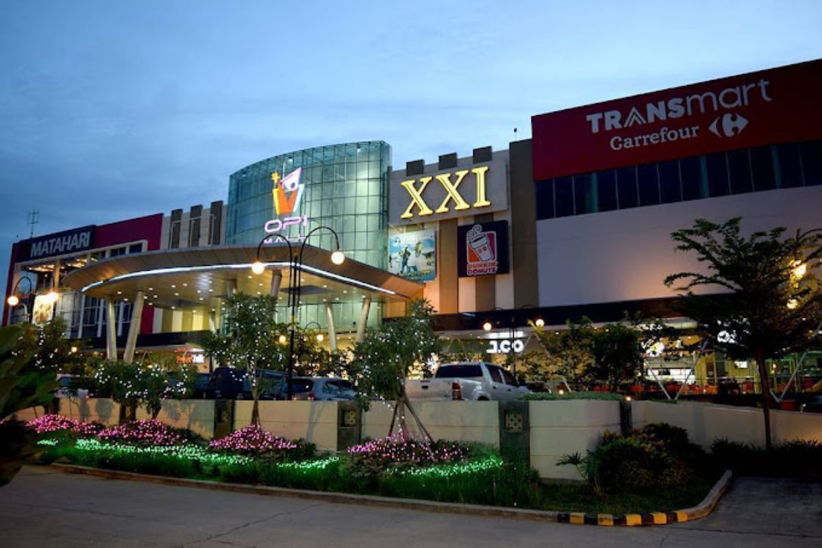 OPI Mall: Pusat Belanja Lengkap dan Nyaman di Tengah Kota