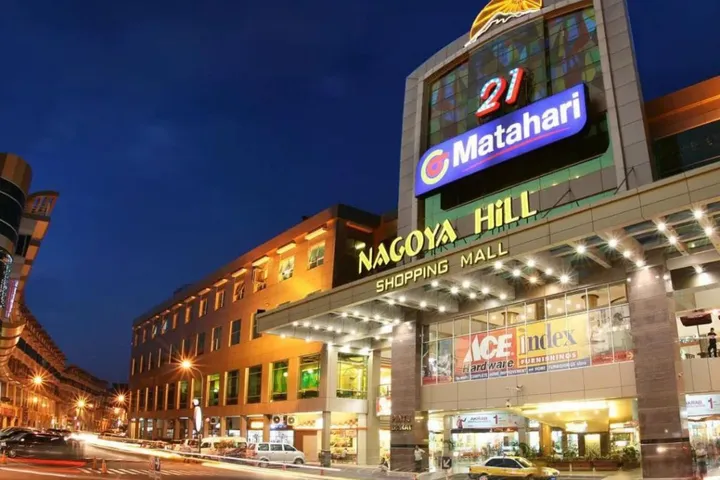 Pusat Belanja Nagoya Hill: Surga Belanja di Batam