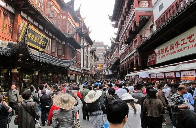 Pusat Belanja Nanjing Road di Shanghai: Surga Belanja dan Wisata