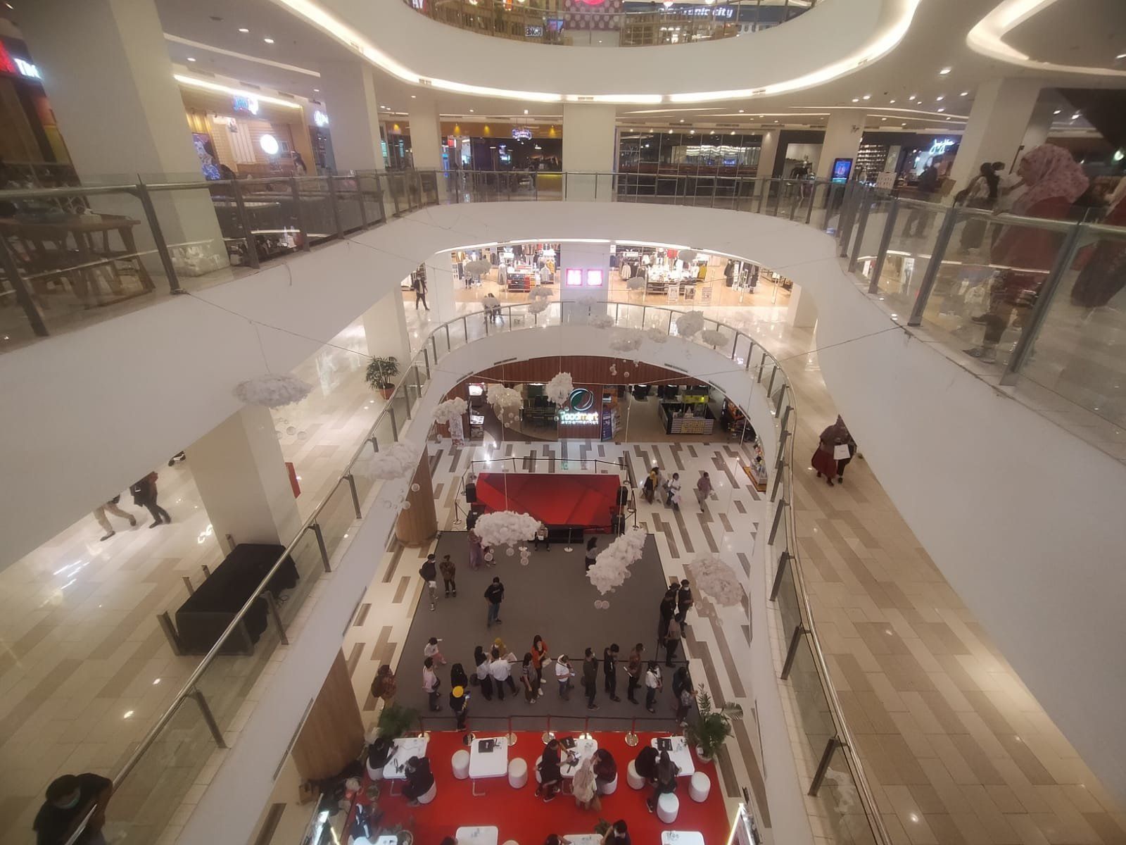 Pusat Belanja Palembang Icon: Tempat Belanja dan Hiburan Modern