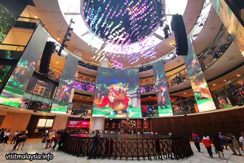 Pusat Belanja Sky Avenue: Surga Belanja dan Hiburan di Genting Highlands