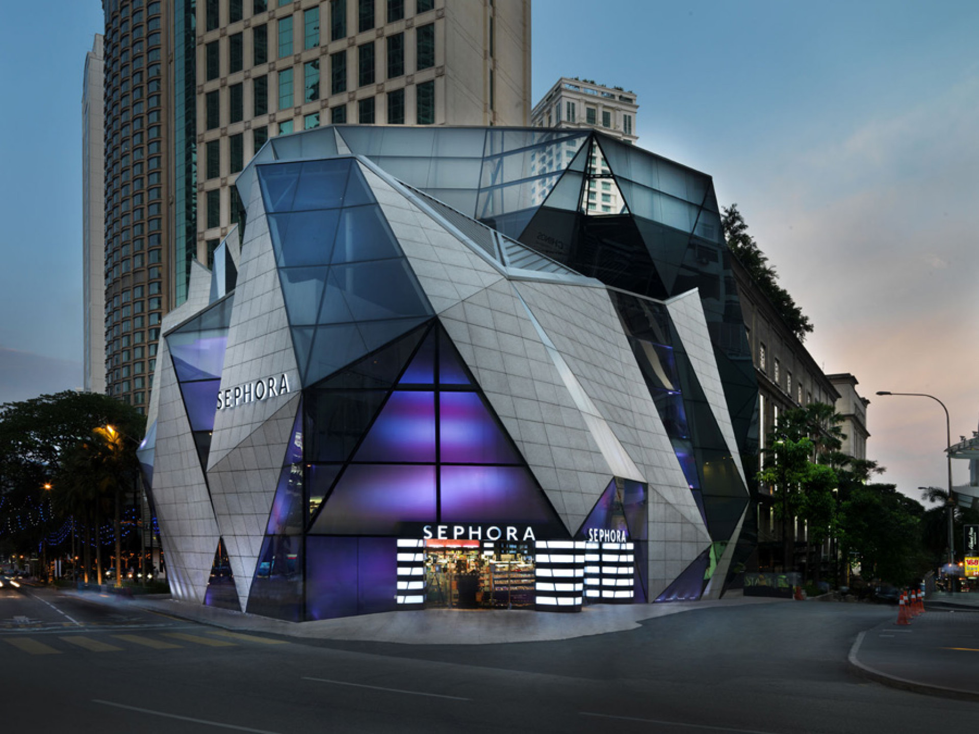 Eksplorasi Pusat Belanja Starhill Gallery di Kuala Lumpur