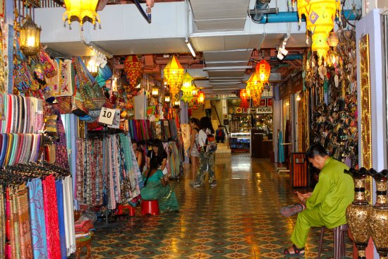 Pusat Belanja Central Market: Tempat Belanja dan Kuliner Terlengkap