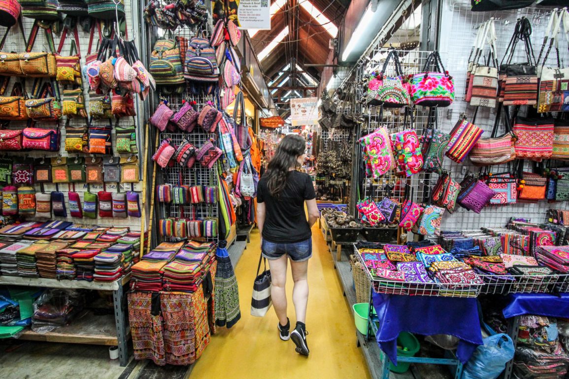 Pusat Belanja Chatuchak Weekend Market: Surga Belanja di Bangkok