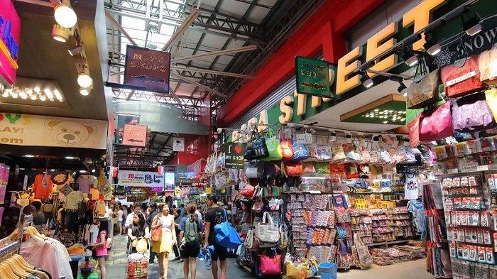 Pusat Belanja De Beurspassage: Tempat Belanja dan Hiburan Seru