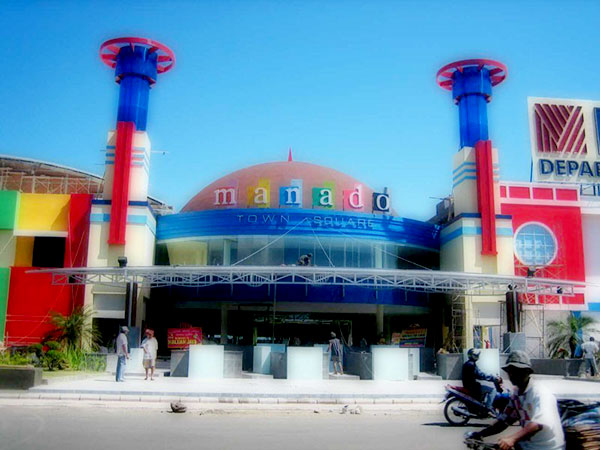 Pusat Belanja Matahari di Manado Town Square: Tempat Belanja dan Hiburan