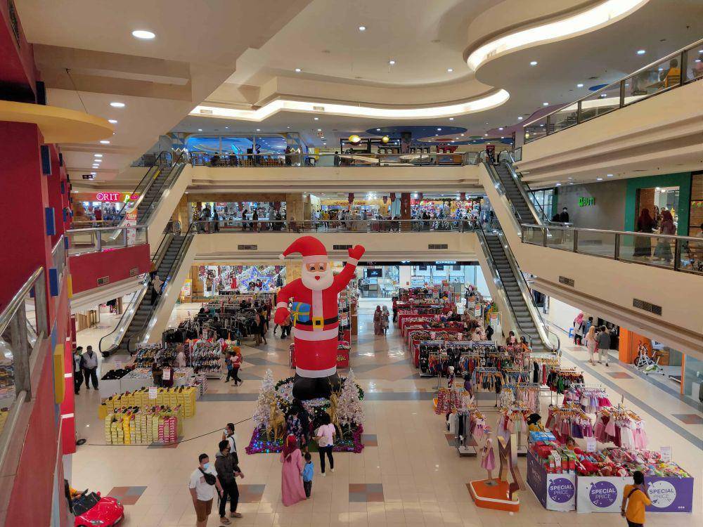 Pusat Belanja Rita Supermall Tegal: Tempat Belanja dan Hiburan Lengkap