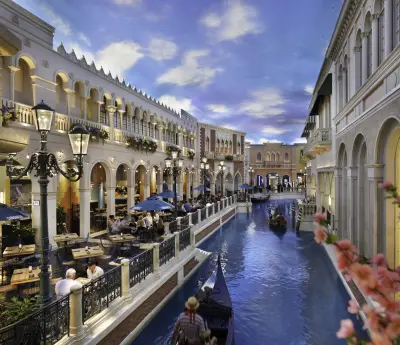 Pusat Belanja The Grand Canal Shoppes di The Venetian Resort