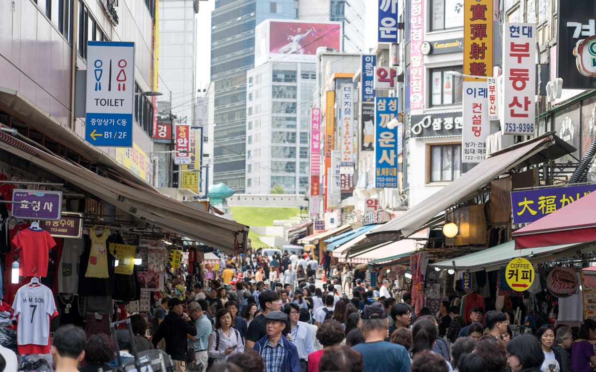 Menelusuri Keunikan Pusat Belanja Namdaemun Market di Seoul