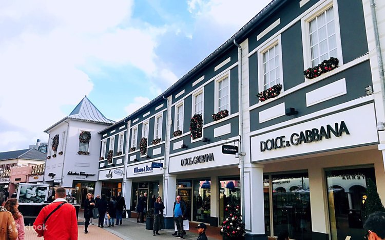 Pusat Belanja Designer Outlet Roermond: Surga Belanja Mewah
