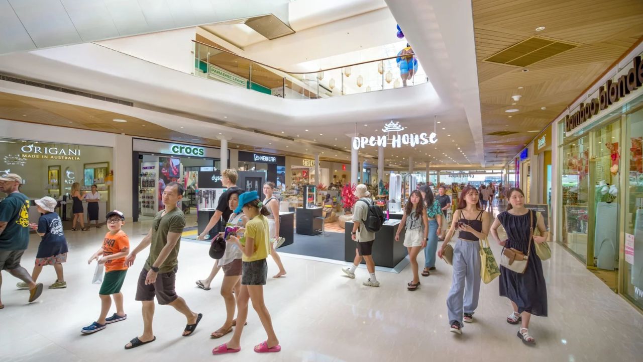 Seminyak Village: Pusat Belanja Modern dan Nyaman di Bali