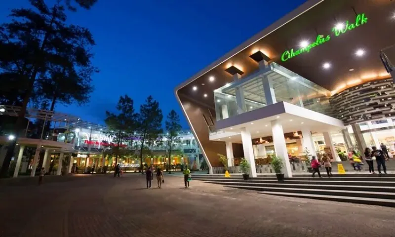 Ciwalk Cihampelas: Pusat Belanja dan Hiburan di Bandung