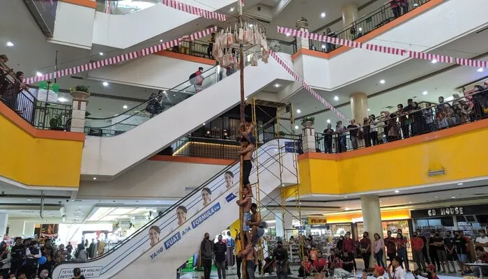 Eksplorasi Lengkap Pusat Belanja Solo Grand Mall di Solo
