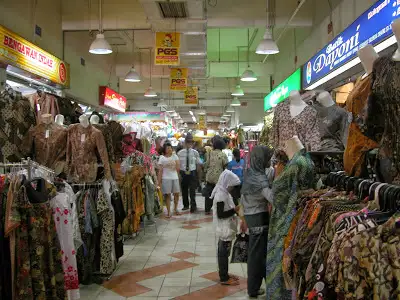 Eksplorasi Pusat Belanja Pasar Klewer di Surakarta