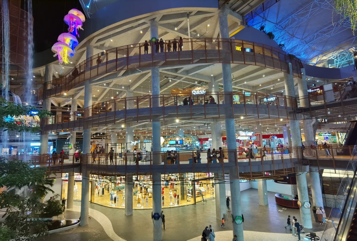 Nipah Mall: Pusat Belanja Lengkap di Kawasan Strategis