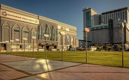 Pusat Belanja Dataran Pahlawan Megamall: Tempat Belanja dan Hiburan Terlengkap