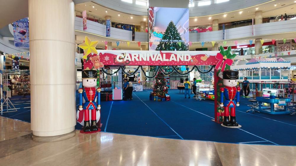 Pusat Belanja Festival Supermall: Tempat Belanja dan Hiburan Lengkap