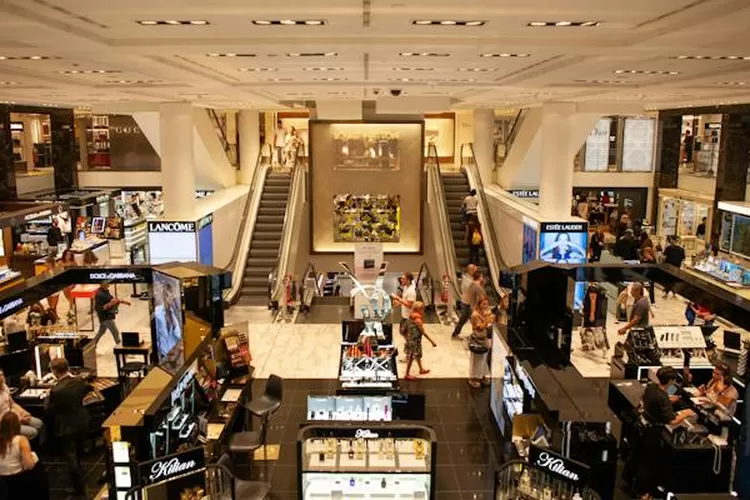 Pusat Belanja Megamall Manado: Tempat Belanja dan Hiburan Terlengkap