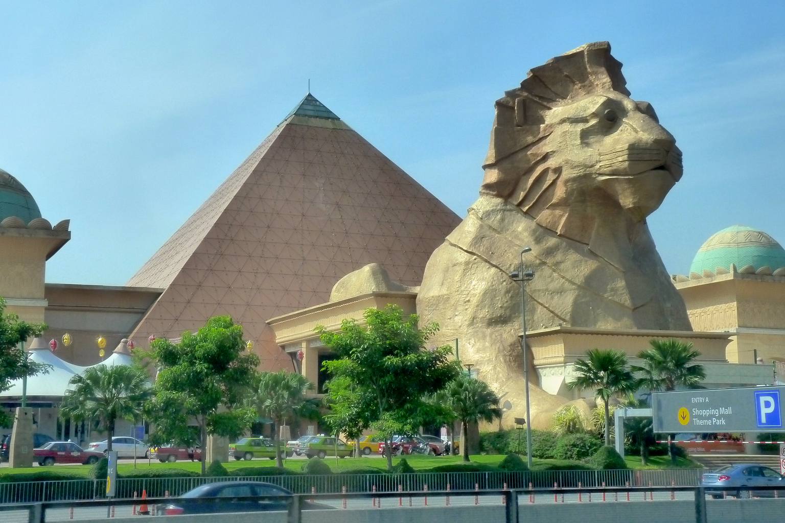 Pusat Belanja Sunway Pyramid: Tempat Wisata Belanja dan Hiburan Terlengkap