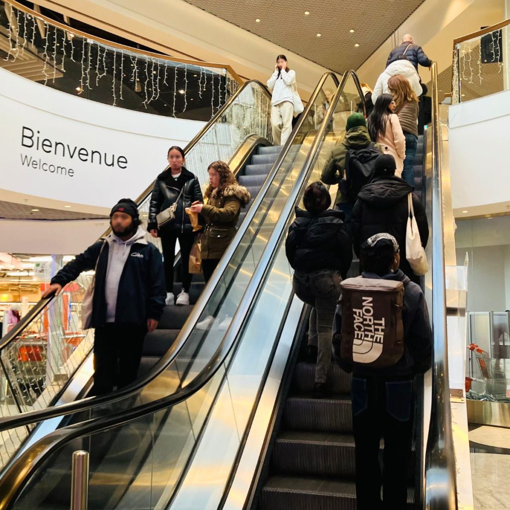 Pusat Belanja Centre Commercial Balexert: Tempat Belanja Lengkap