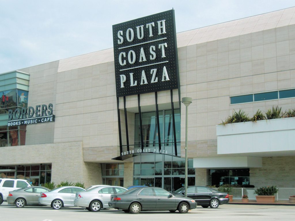 Pusat Belanja South Coast Plaza: Surga Belanja di California