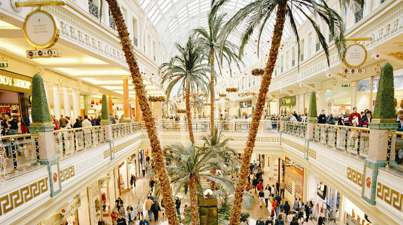 Pusat Belanja Trafford Centre: Tempat Belanja dan Hiburan Terlengkap