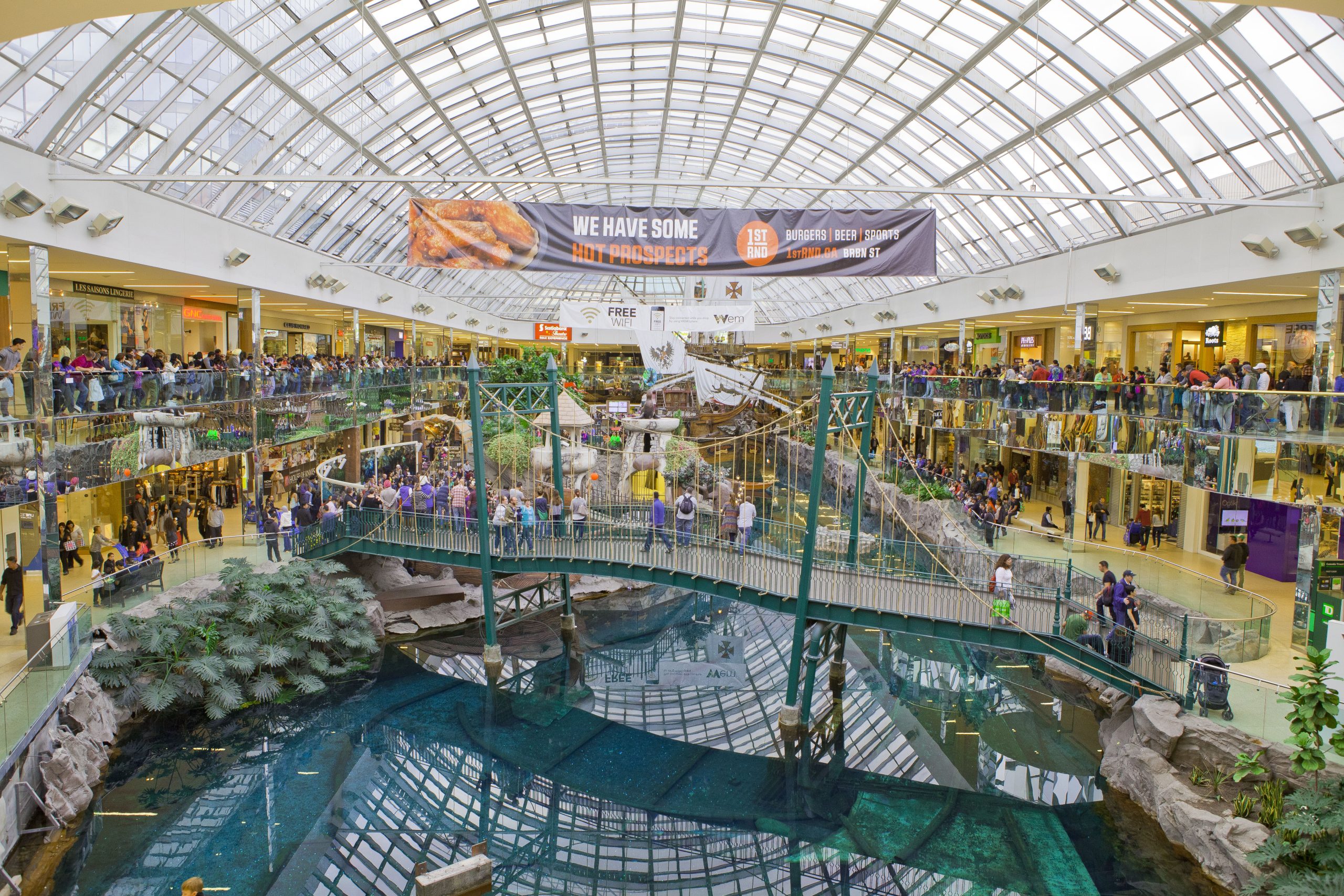 Pusat Belanja West Edmonton Mall: Surga Belanja dan Hiburan di Kanada