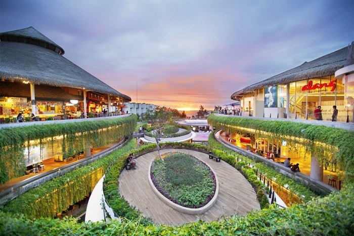 Pusat Belanja Beachwalk Shopping Center di Bali yang Modern