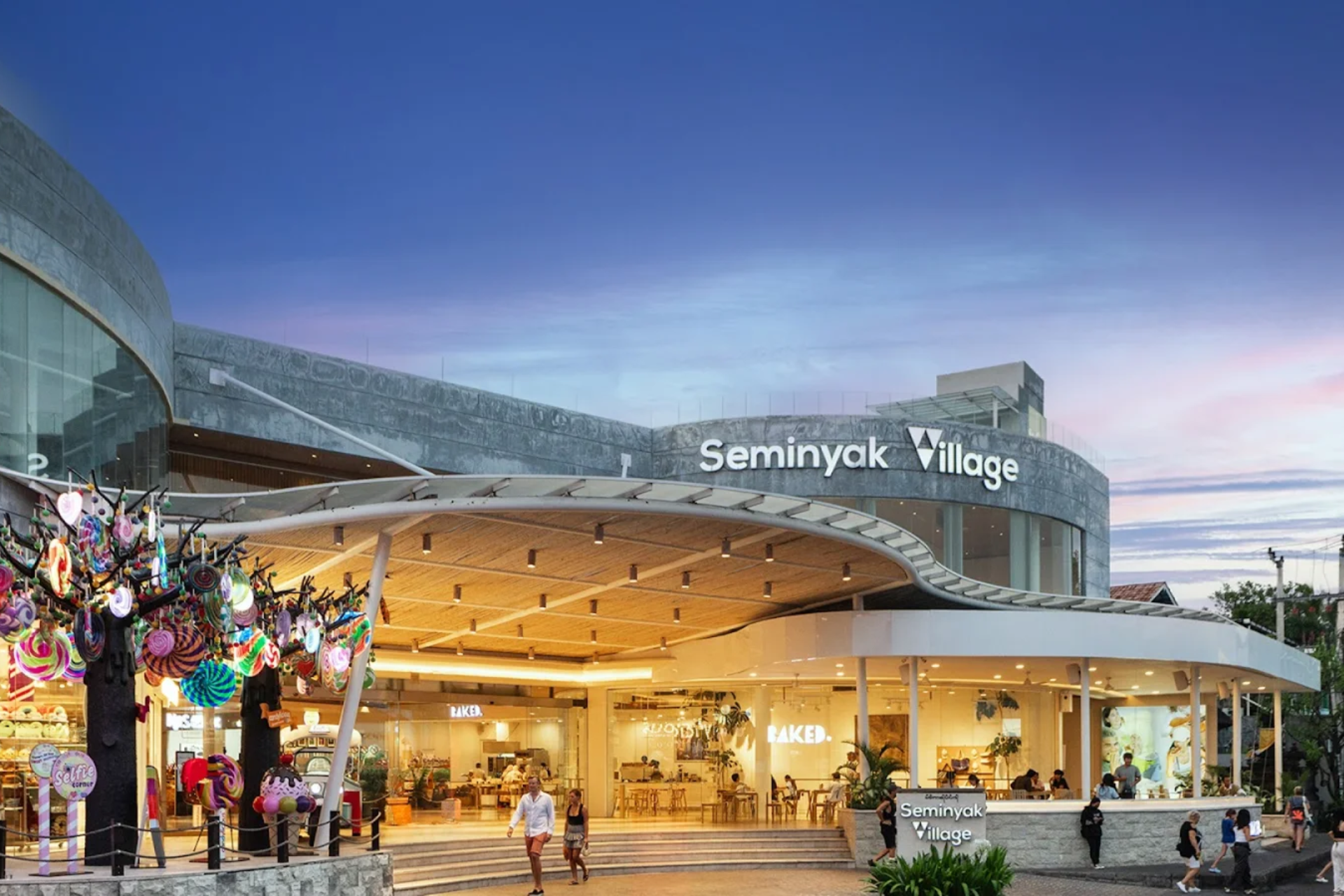 Pusat Belanja Seminyak Village dan Seminyak Square di Bali